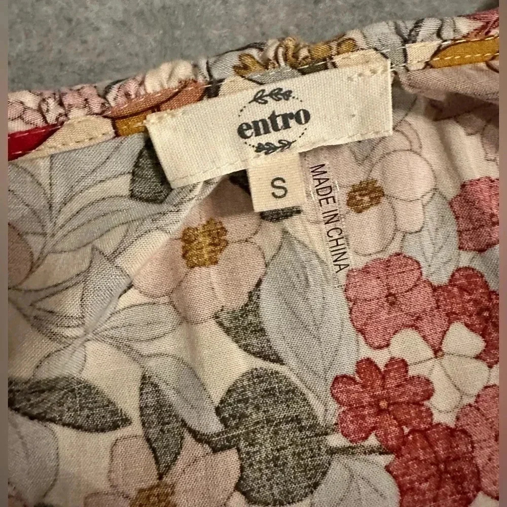 Entro 3/4 sleeve floral blouse size S - Picture 3 of 7